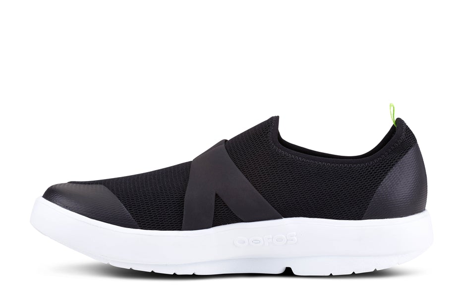OOFOS Men's OOmg Low Shoe - White & Black
